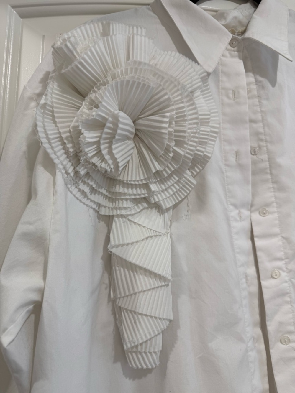 Anthropologie White Oversized Button-Down Shirt with Floral Appliqué - Picture 7 of 10
